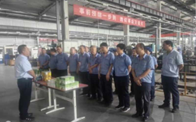 情系一线送清凉 关怀赋能促生产